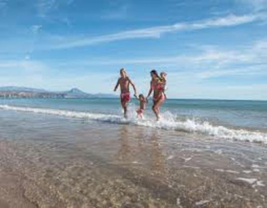 A 1 Minuto De La Playa Del Campello Apartment Екстериор снимка